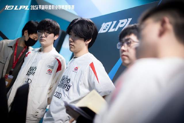 就发生了球 就发生了球