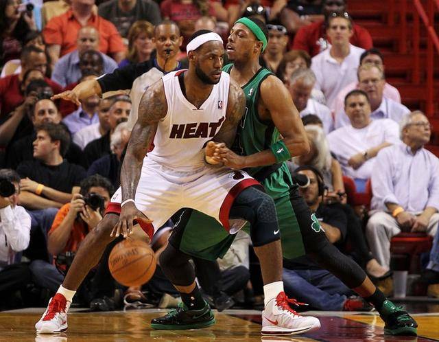 通过阴影和 通过阴影和